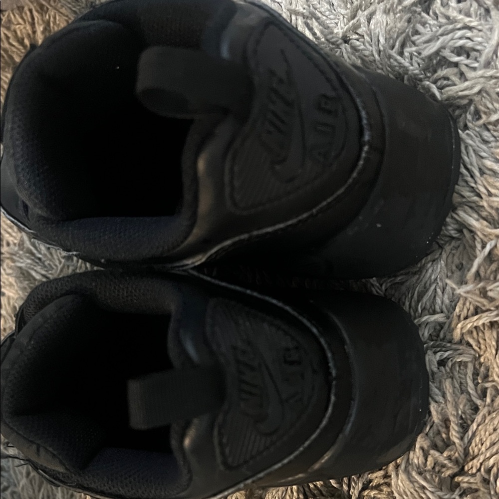 Nike: Air Max 90 Leather Kids' Shoes - Picture 7 of 7